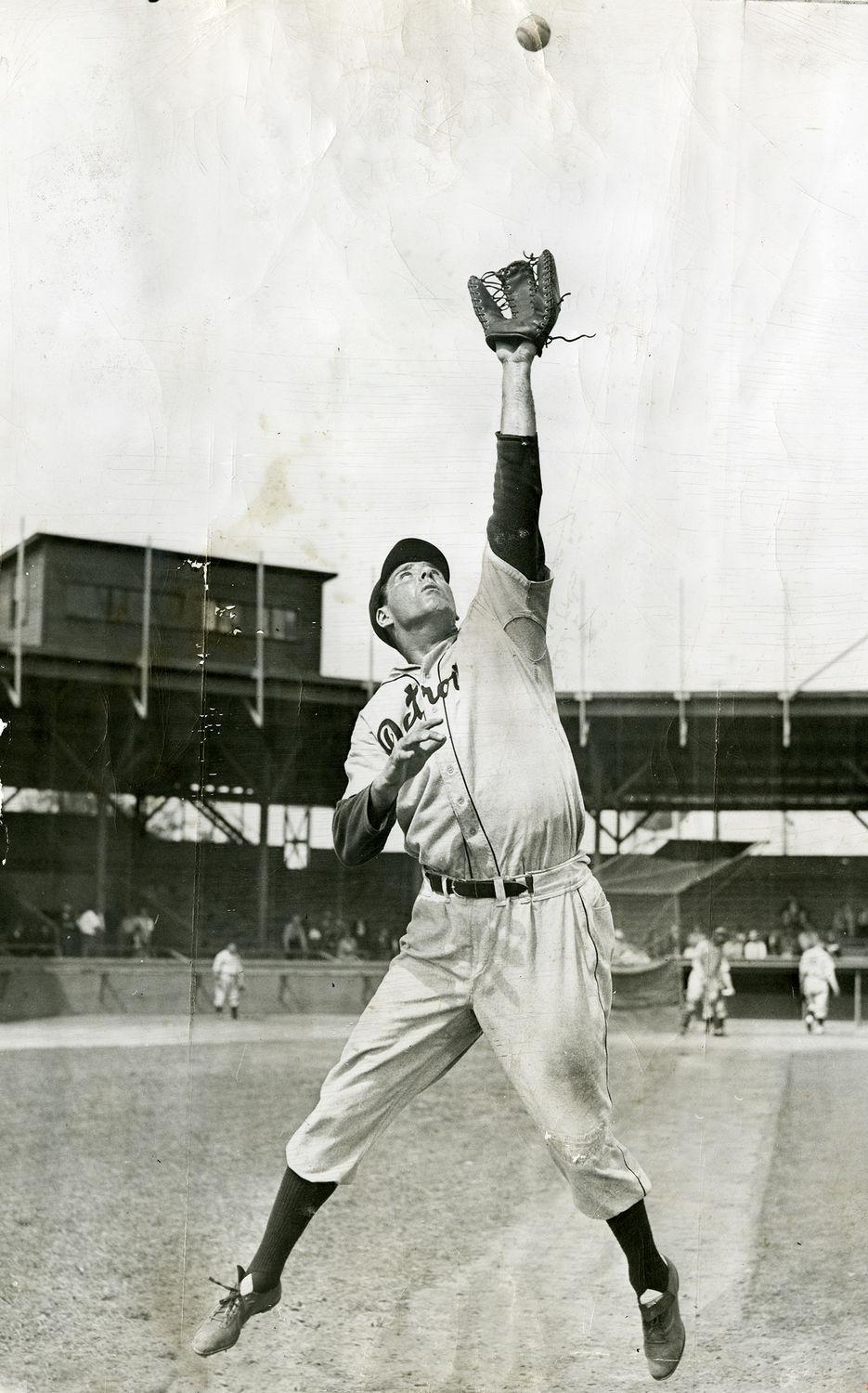 Tigers move first baseman Hank Greenberg to the outfield Baseball